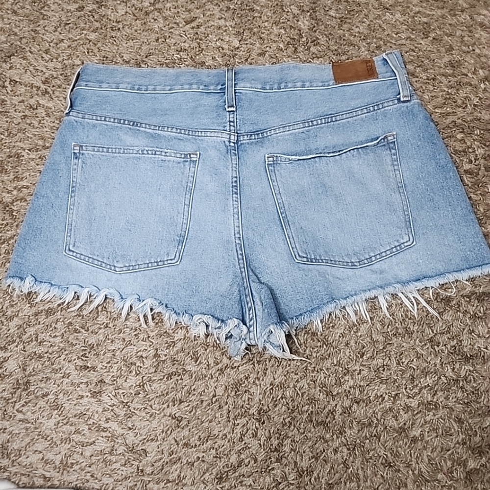 J. Crew Relaxed Denim Short 33 Baxter Wash Cut Off Raw Hem J.Crew Jean - Picture 2 of 11